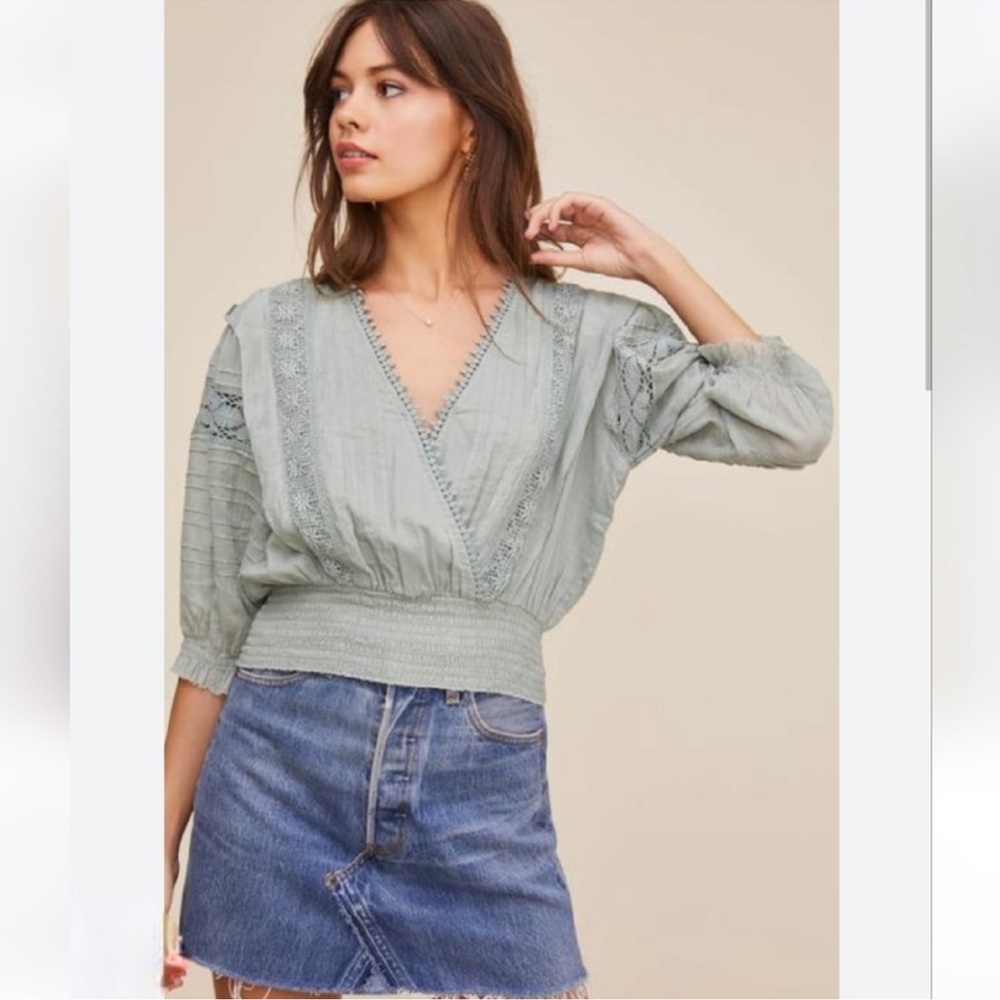 NWT ASTR the Label Anthropologie Faux Wrap Smocked Waist The Wanderer Top med - Picture 3 of 17